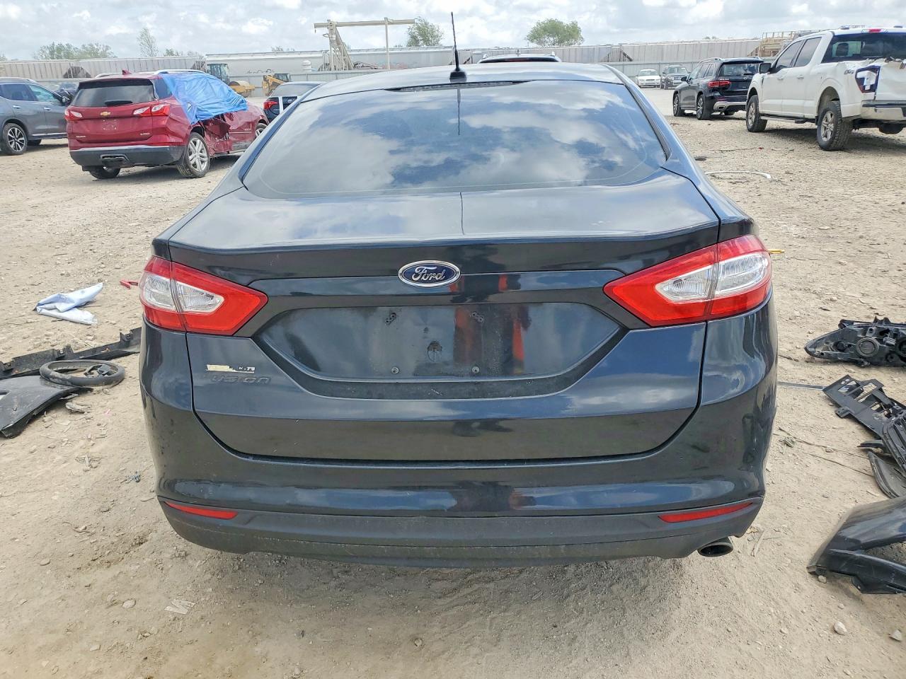2013 FORD FUSION S photo 16