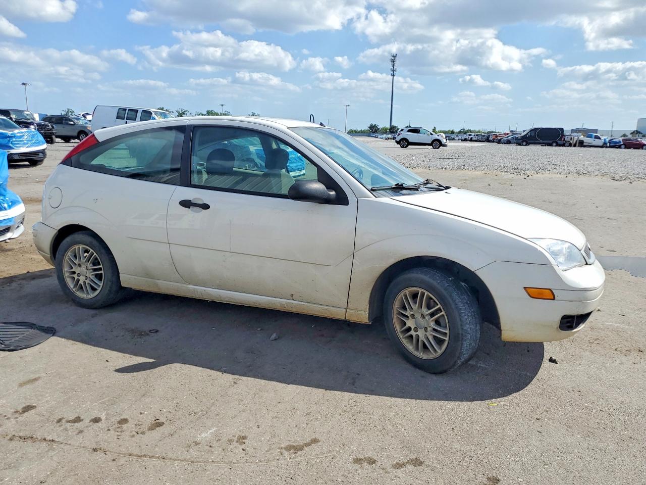 2005 FORD FOCUS ZX3 photo 7