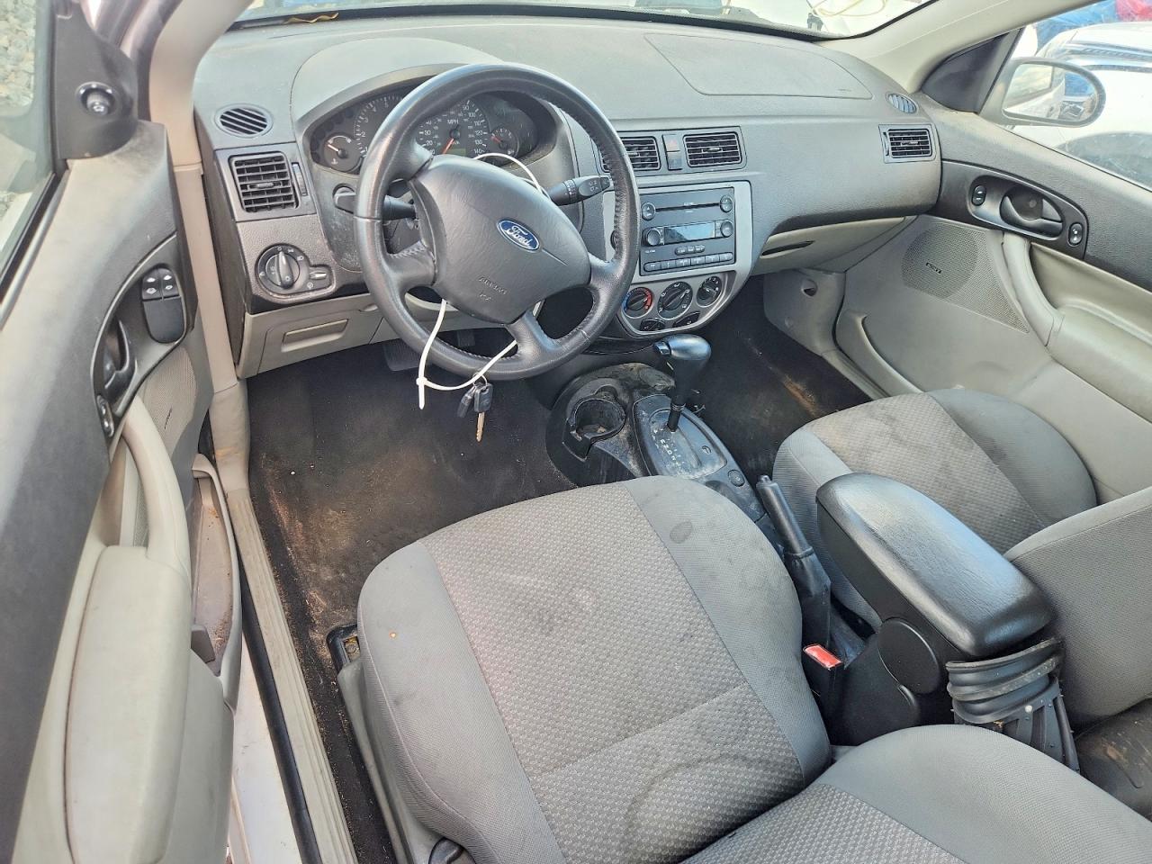 2005 FORD FOCUS ZX3 photo 15