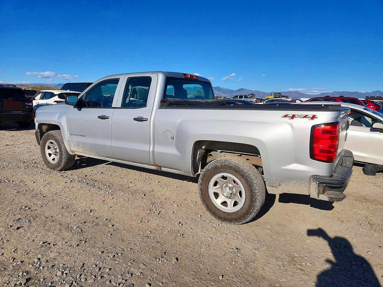 2017 CHEVROLET SILVERADO K1500 photo 3