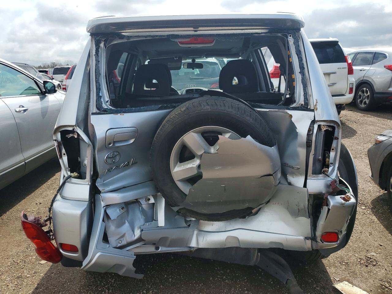 2004 TOYOTA RAV4 BASE photo 11