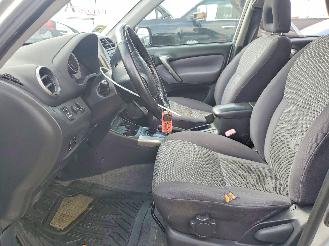 2004 TOYOTA RAV4 BASE photo 13