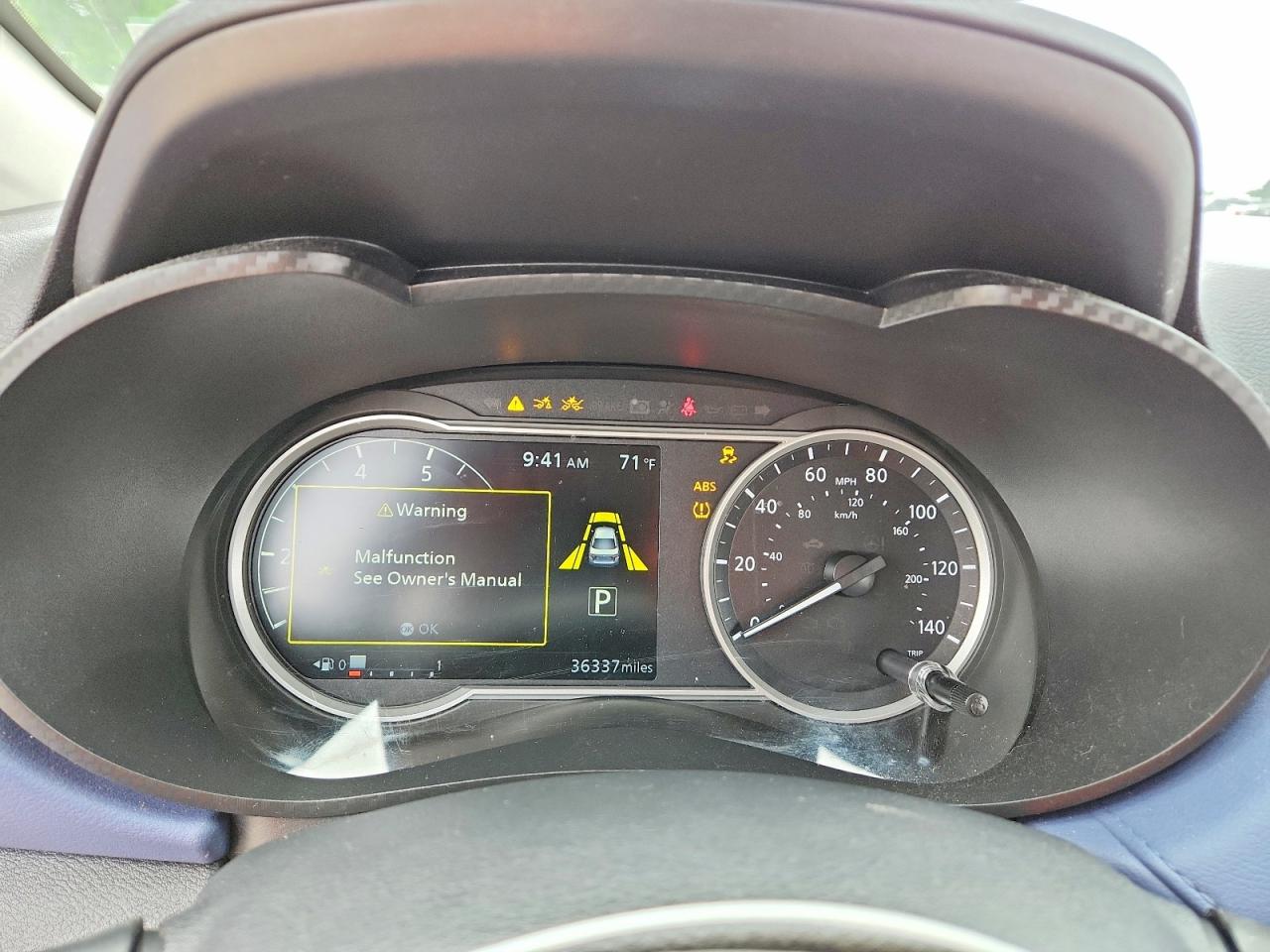 2024 NISSAN VERSA SV photo 17