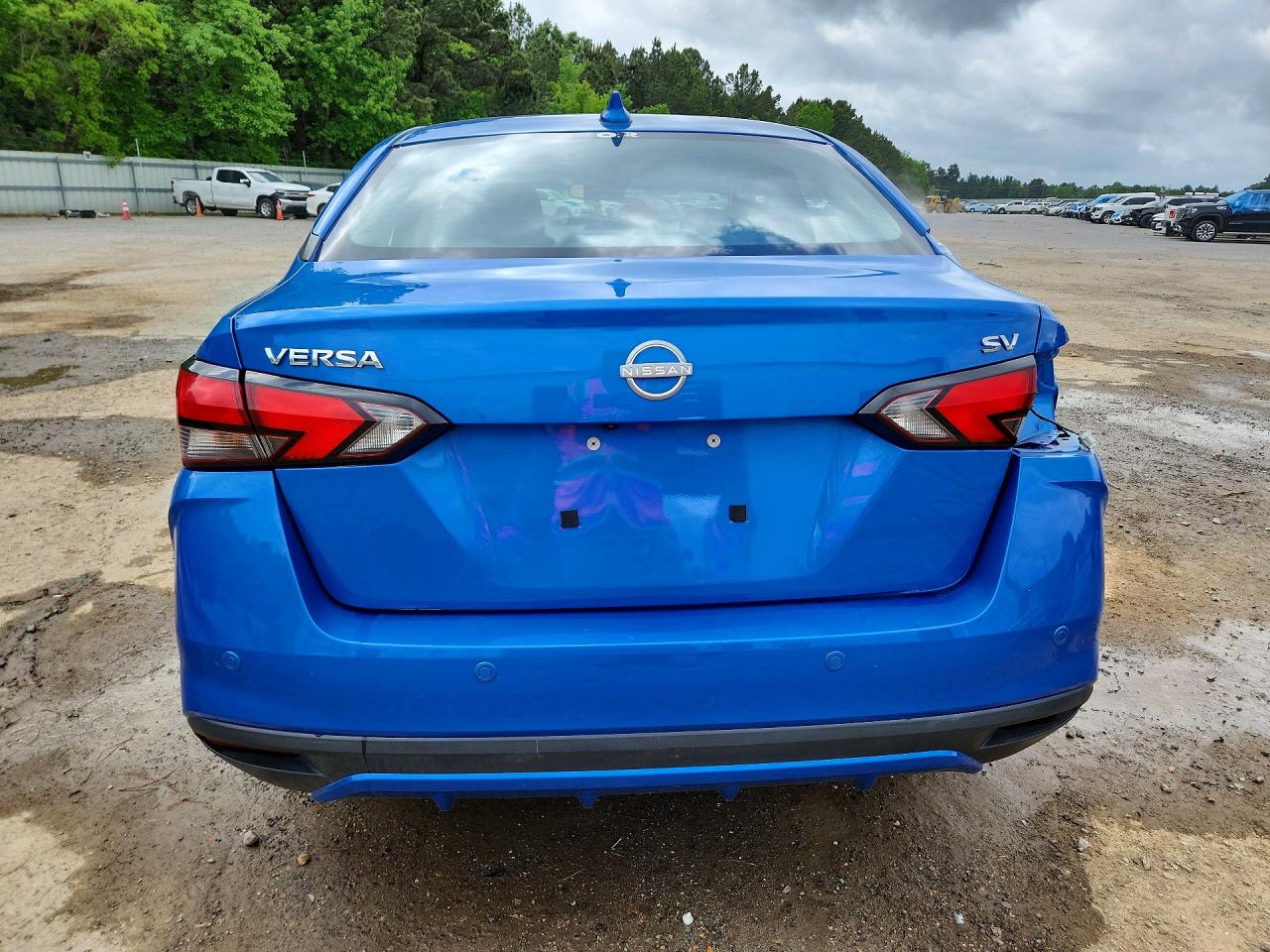 2024 NISSAN VERSA SV photo 11