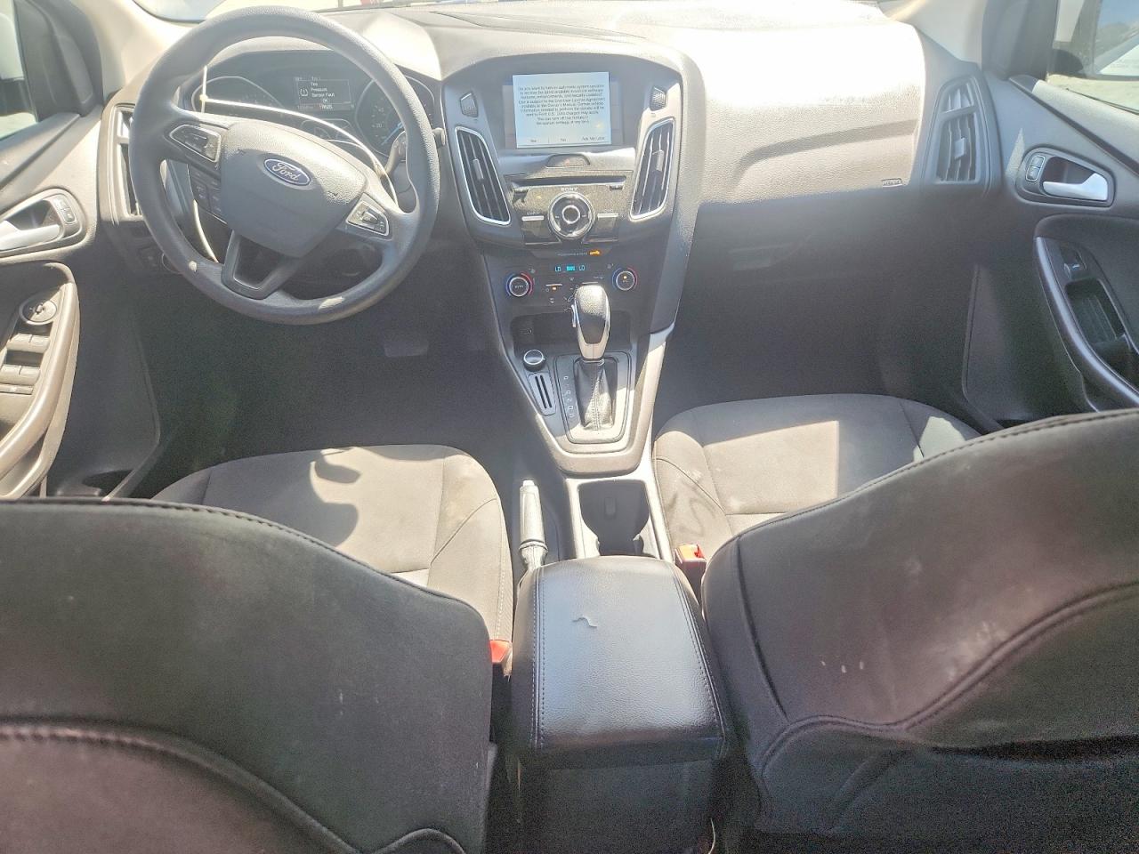 2017 FORD FOCUS SEL photo 15