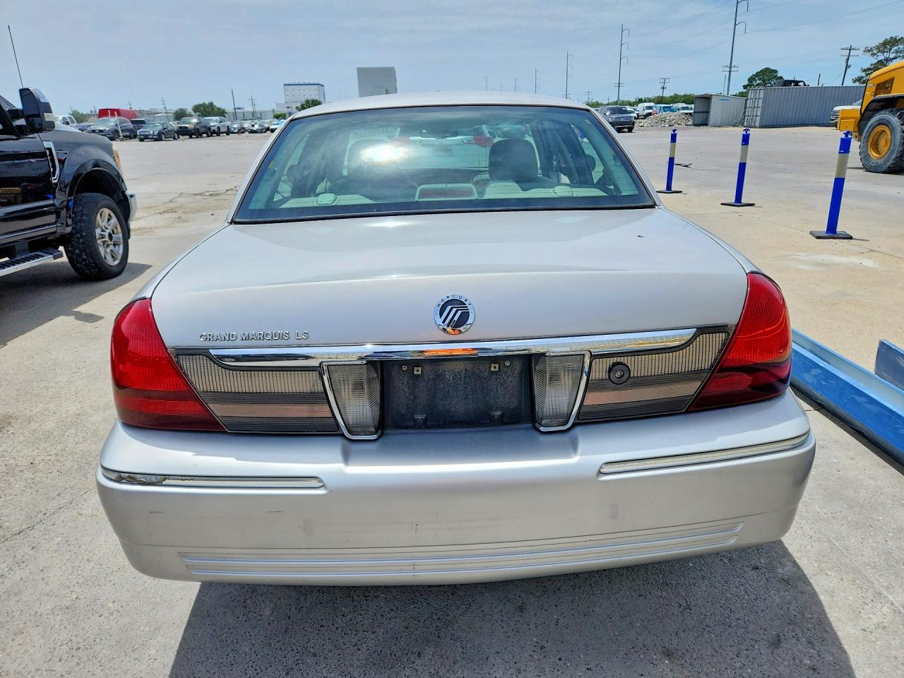 2010 MERCURY GRAND MARQUIS LS photo 16