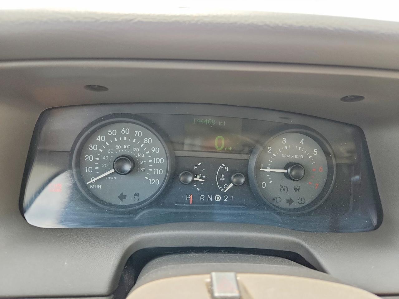 2010 MERCURY GRAND MARQUIS LS photo 25