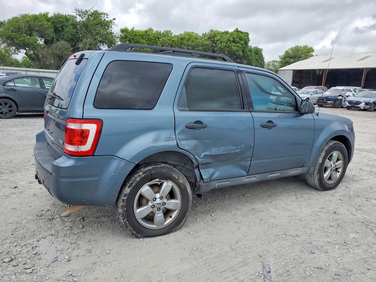 2012 FORD ESCAPE XLT photo 5