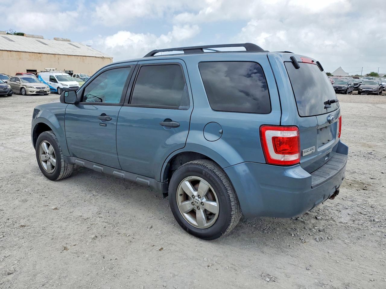 2012 FORD ESCAPE XLT photo 3