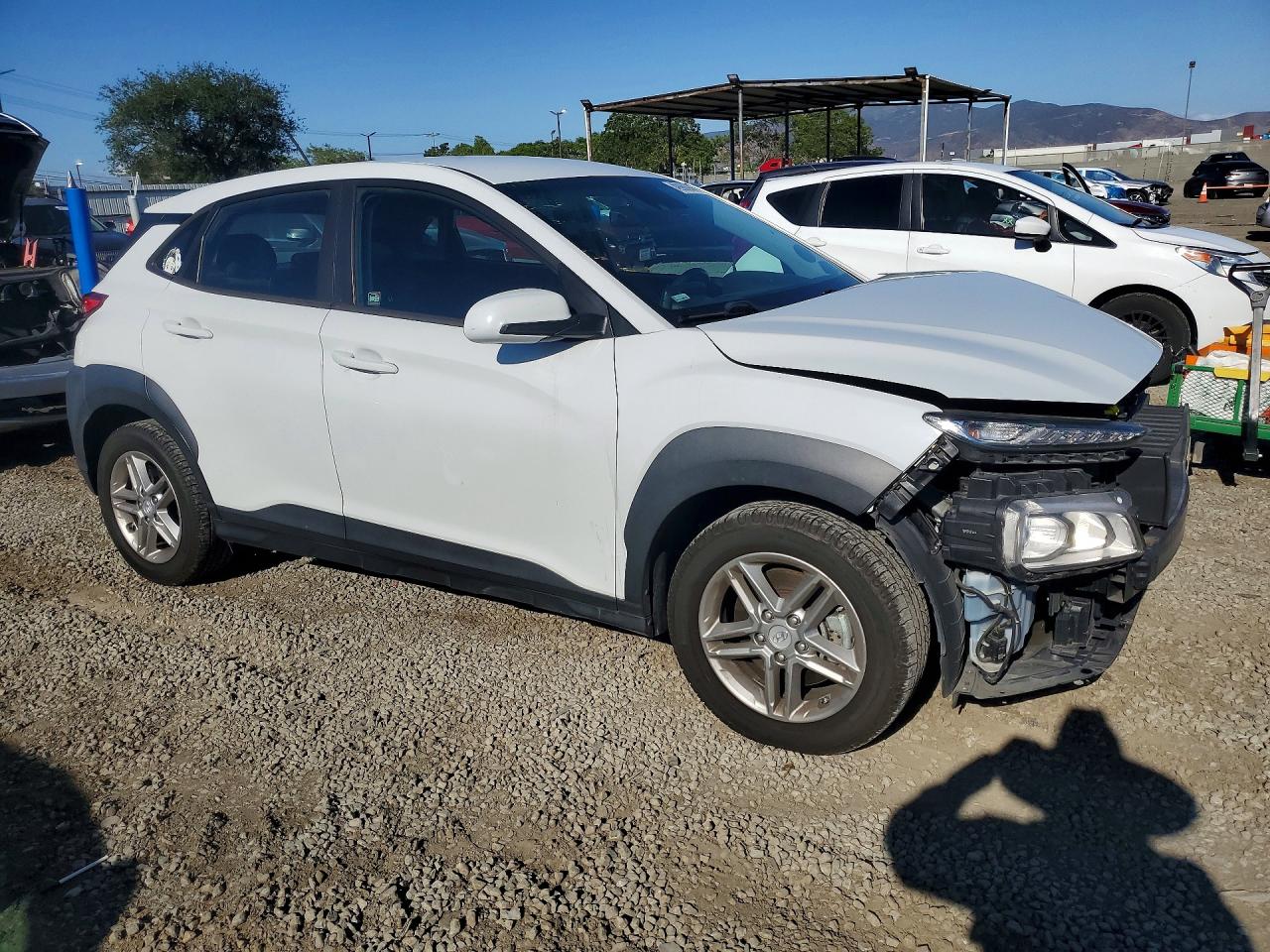 2020 HYUNDAI KONA SE photo 4