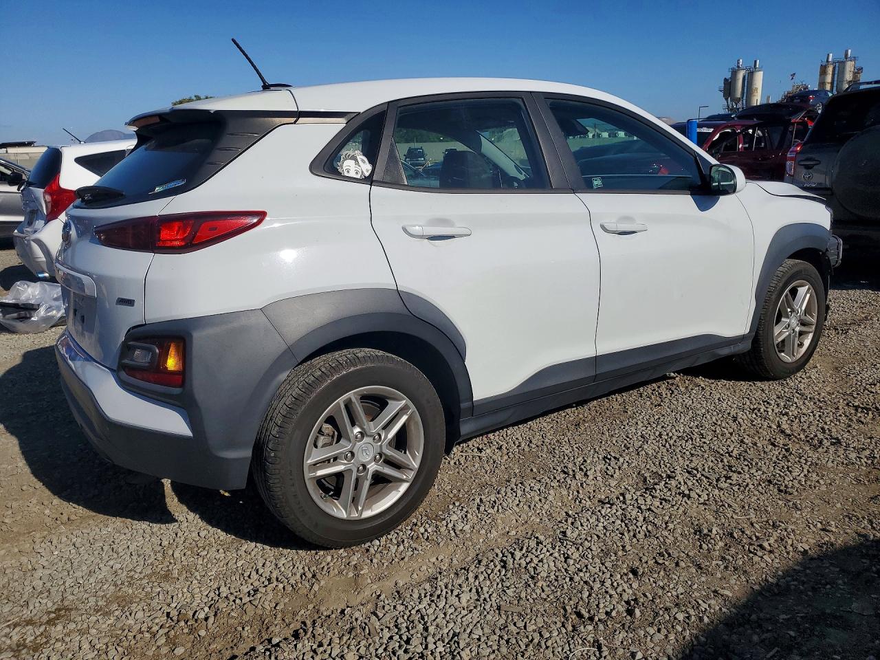 2020 HYUNDAI KONA SE photo 3