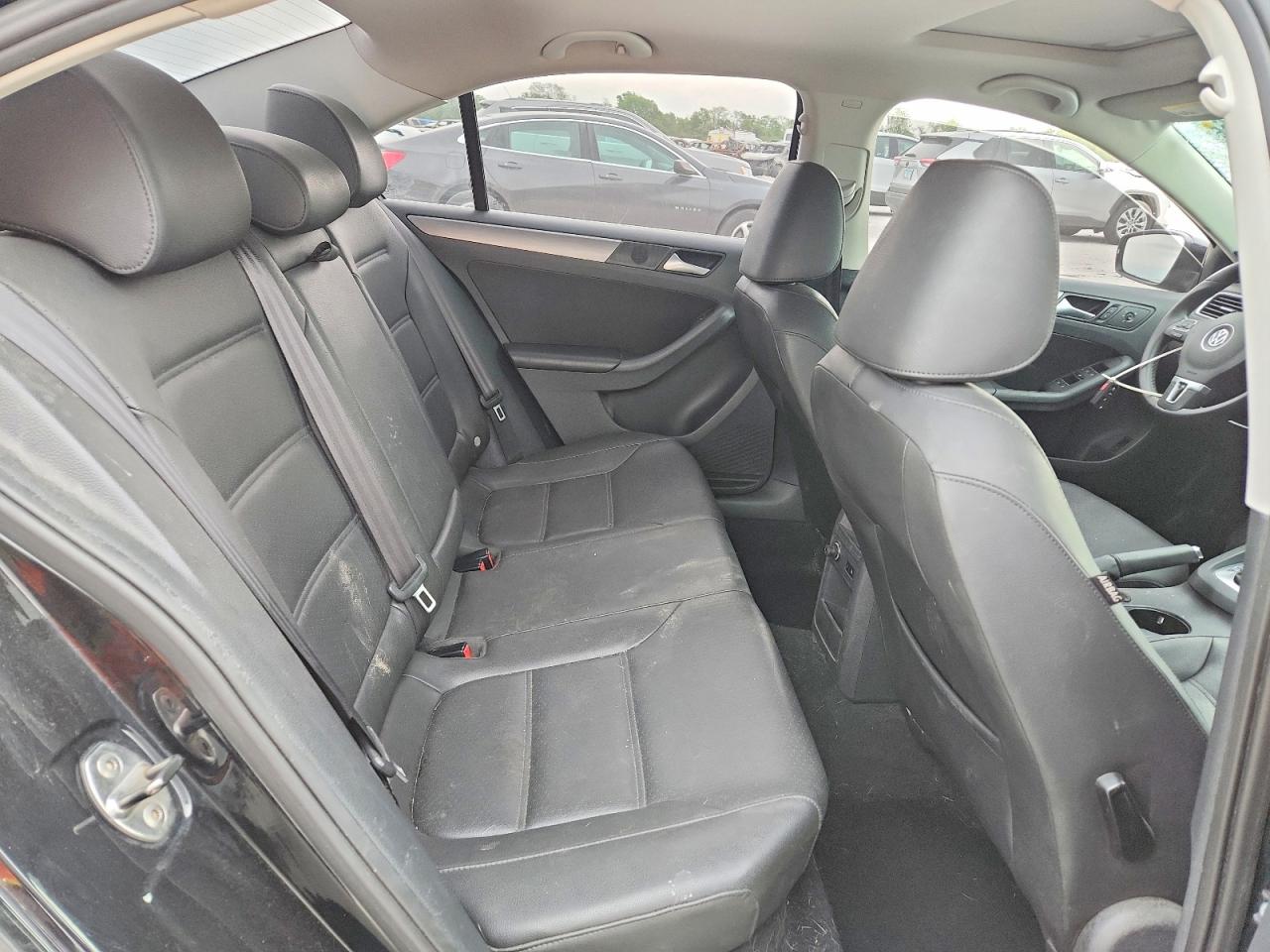 2014 VOLKSWAGEN JETTA TDI photo 28