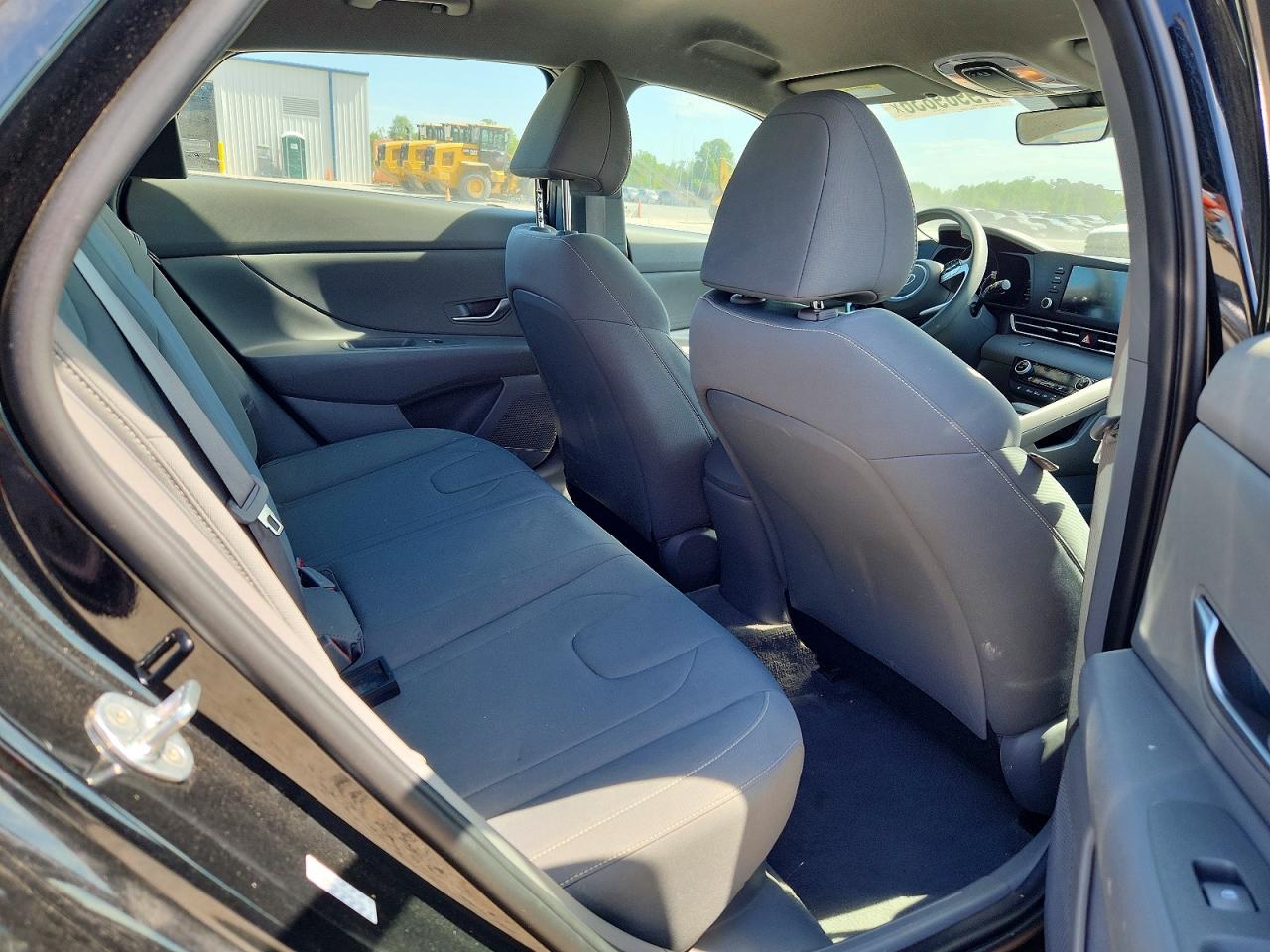2023 HYUNDAI ELANTRA BLUE photo 28