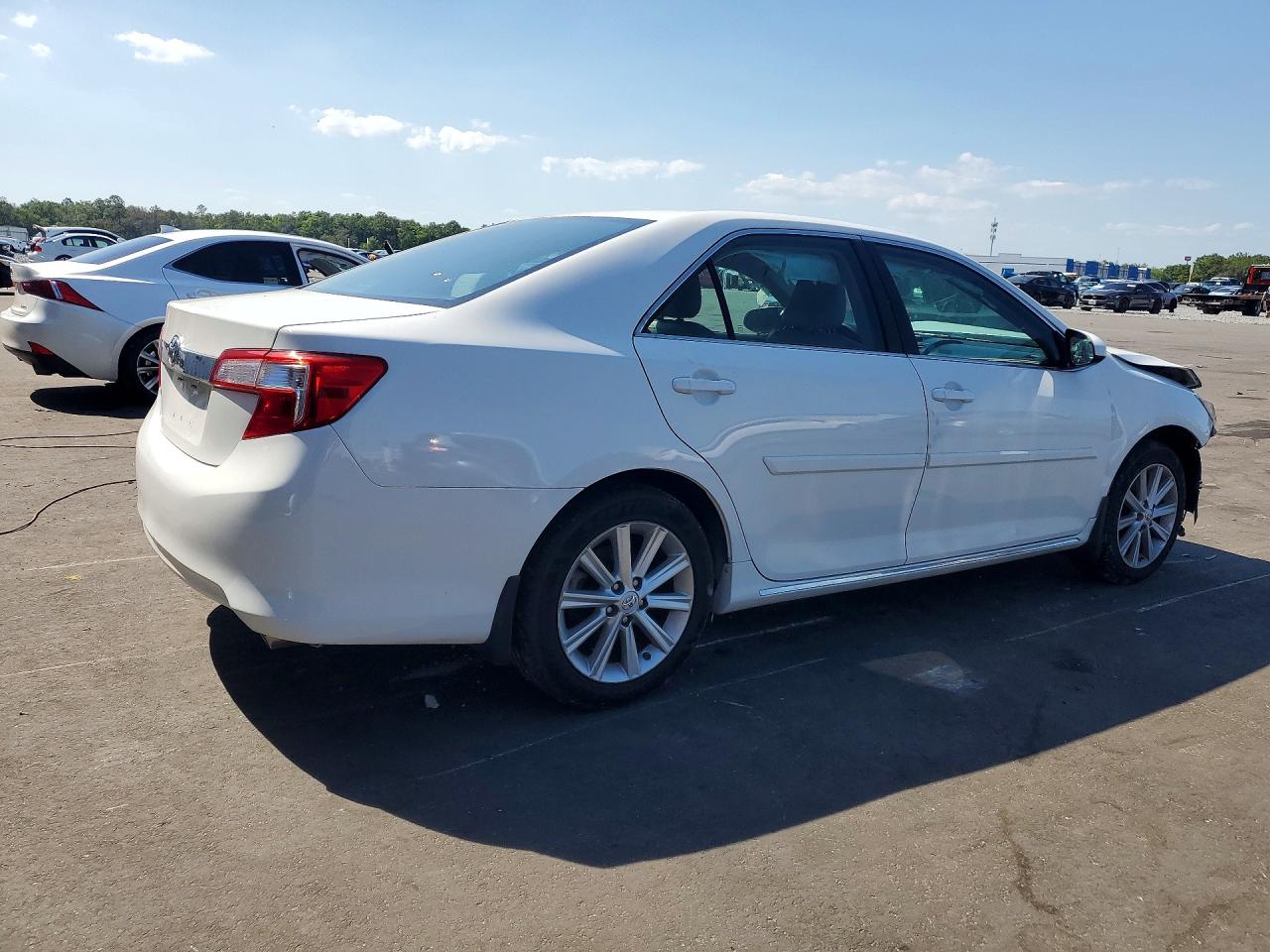 2013 TOYOTA CAMRY XLE photo 7