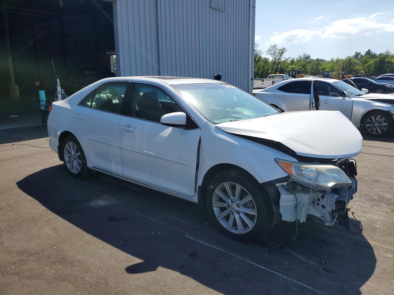 2013 TOYOTA CAMRY XLE photo 10