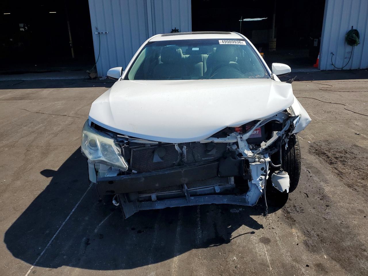 2013 TOYOTA CAMRY XLE photo 13