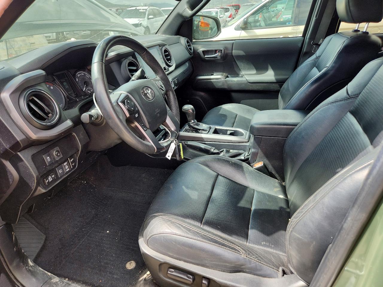 2022 TOYOTA TACOMA TRD OFF-ROAD photo 13