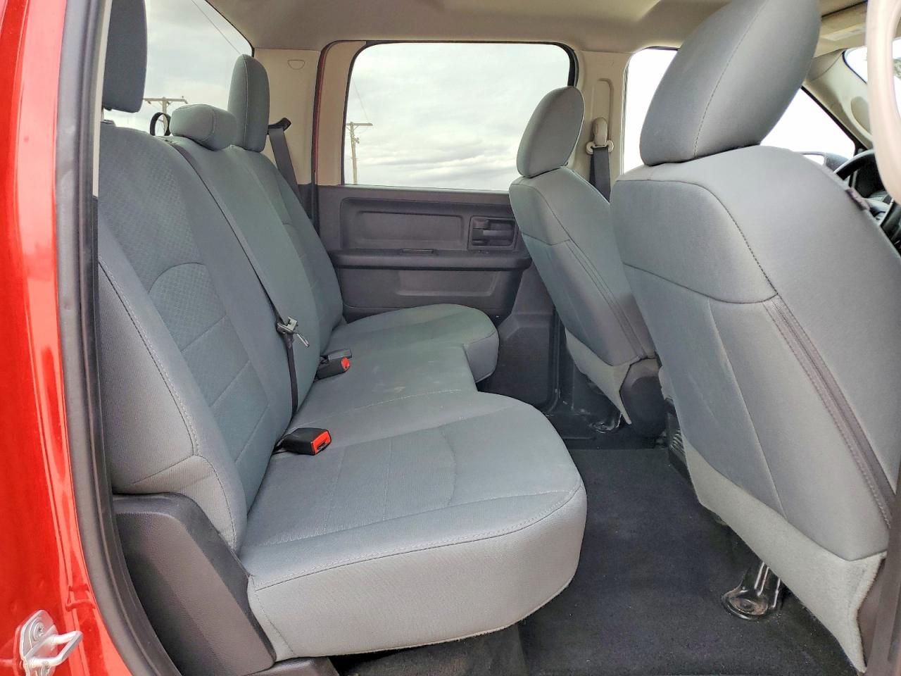 2016 RAM 1500 ST photo 28