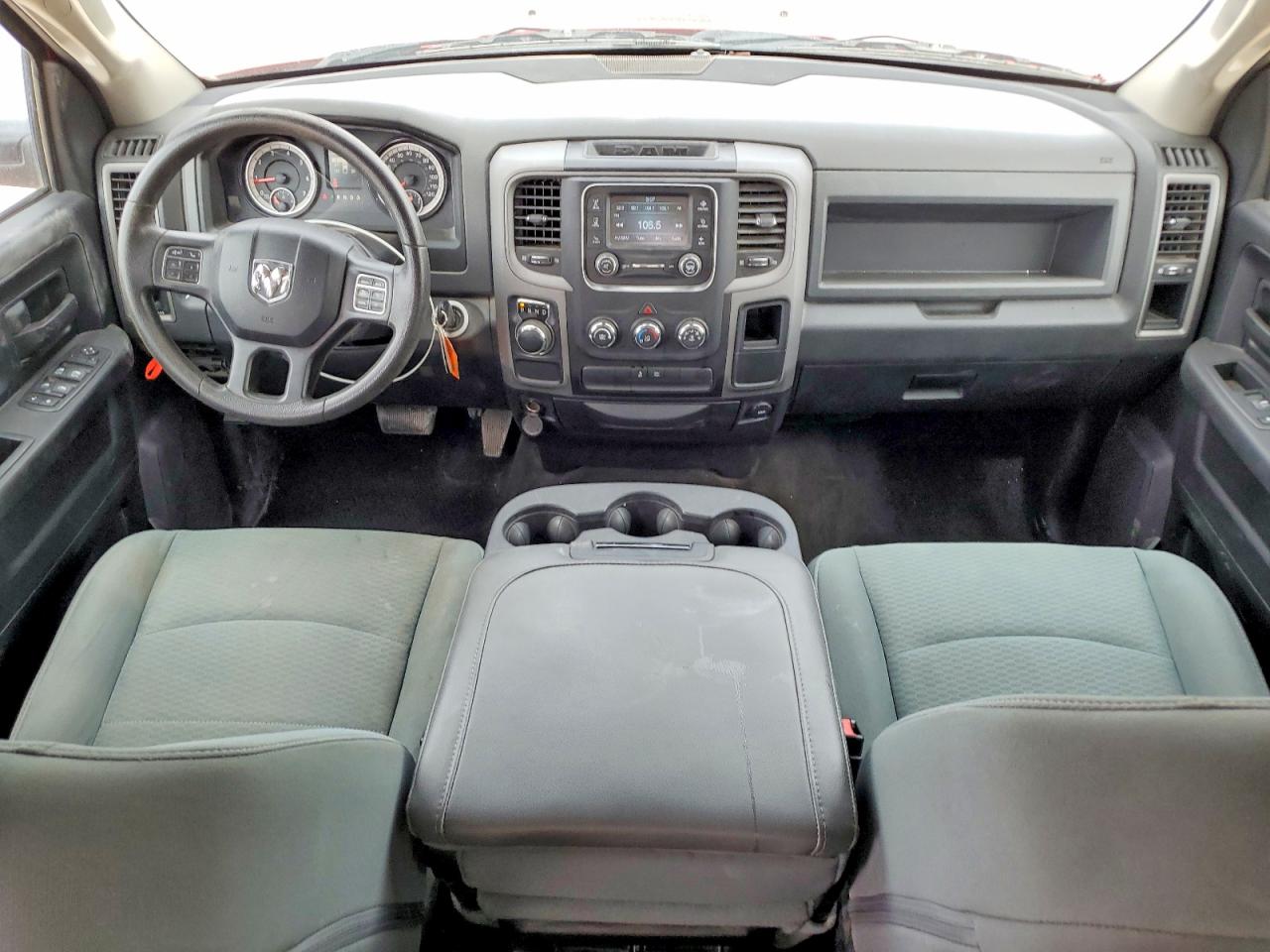 2016 RAM 1500 ST photo 22