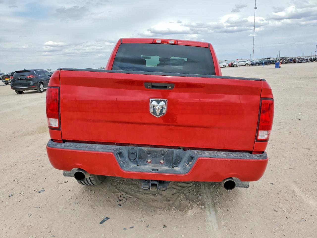 2016 RAM 1500 ST photo 16