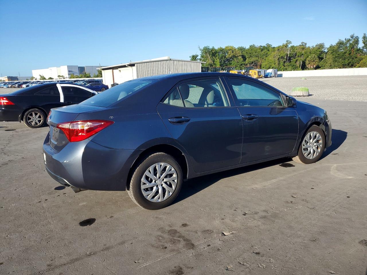 2017 TOYOTA COROLLA LE photo 7