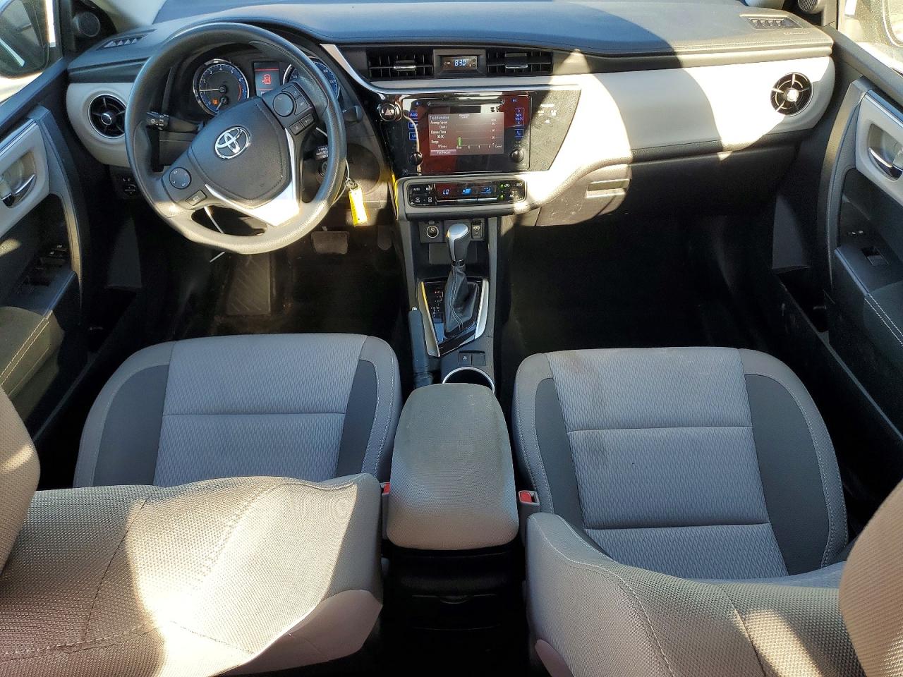2017 TOYOTA COROLLA LE photo 22