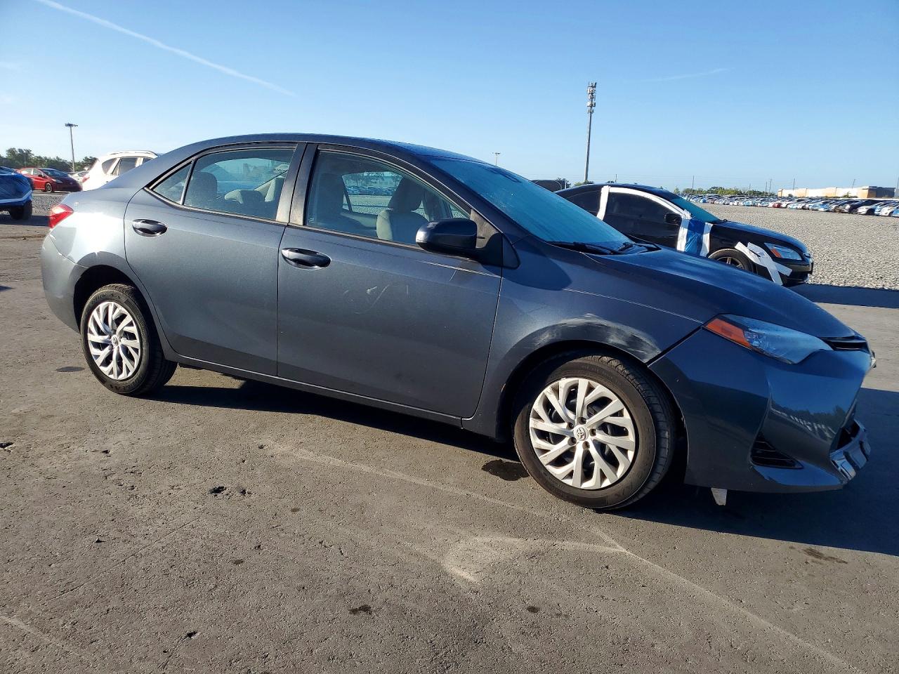 2017 TOYOTA COROLLA LE photo 10