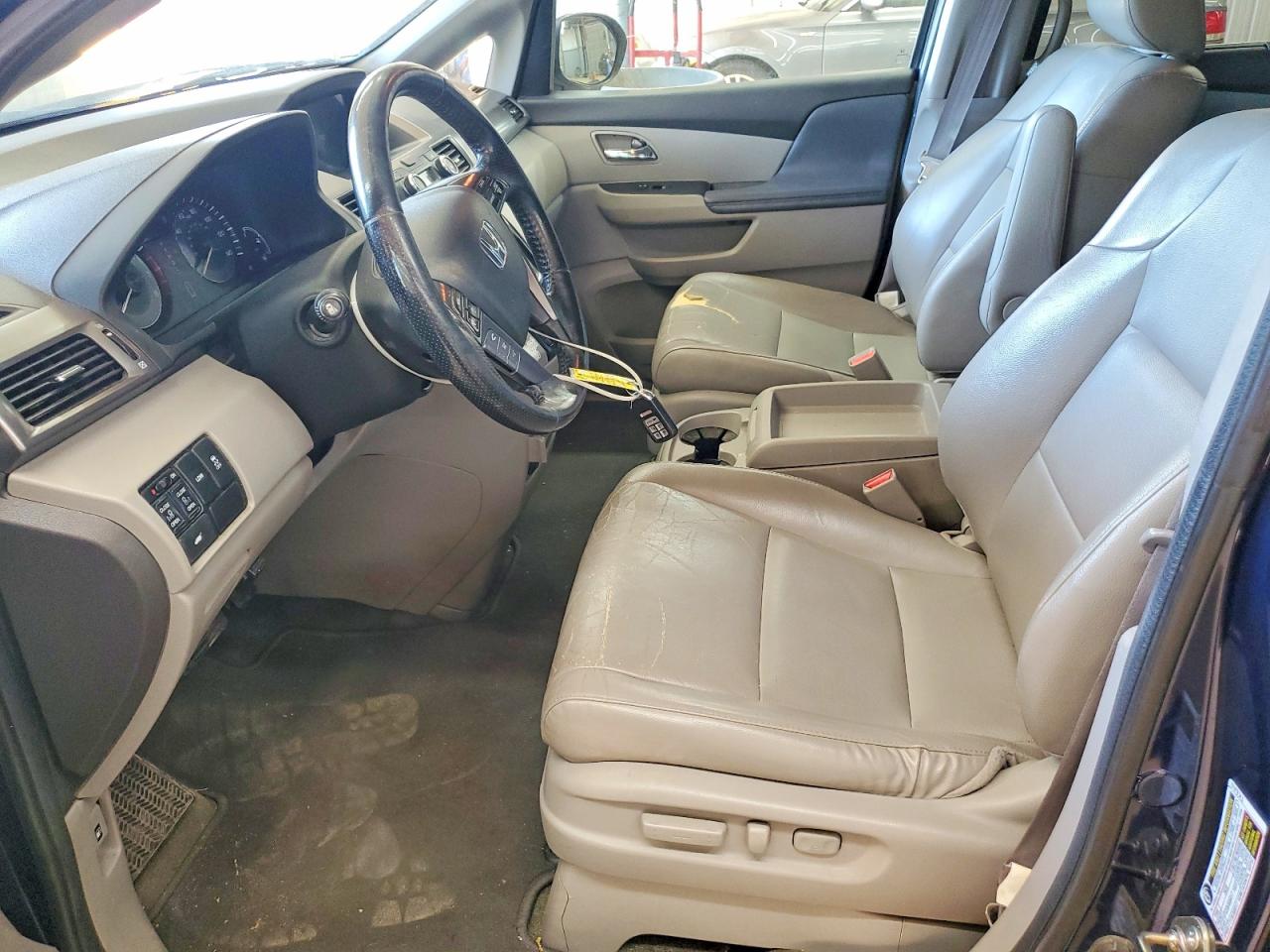 2014 HONDA ODYSSEY EXL photo 13