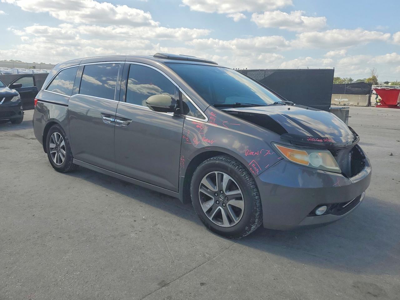 2014 HONDA ODYSSEY TOURING photo 7