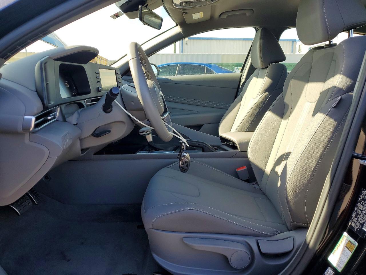 2025 HYUNDAI ELANTRA SEL SPORT photo 13