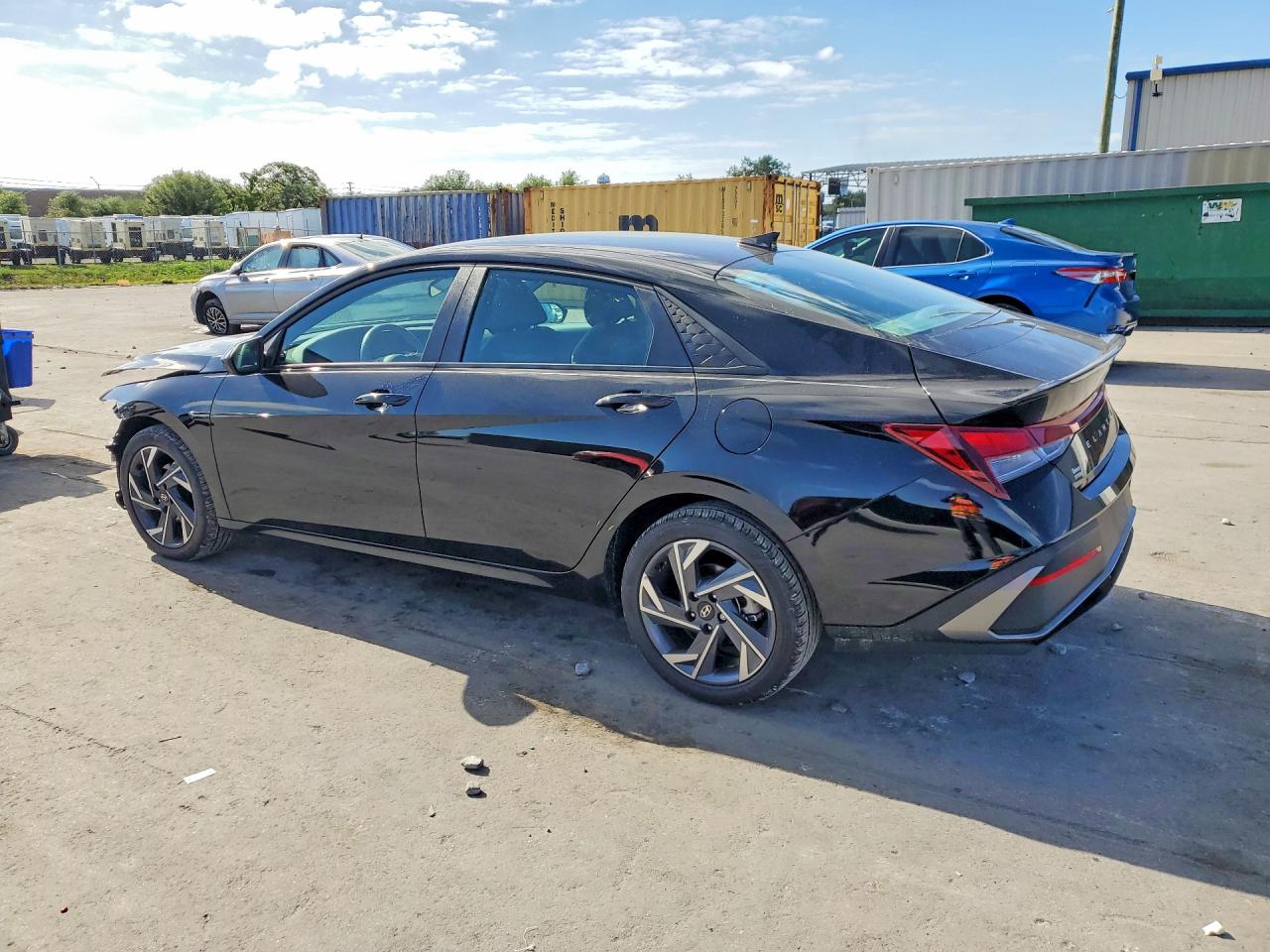 2025 HYUNDAI ELANTRA SEL SPORT photo 3