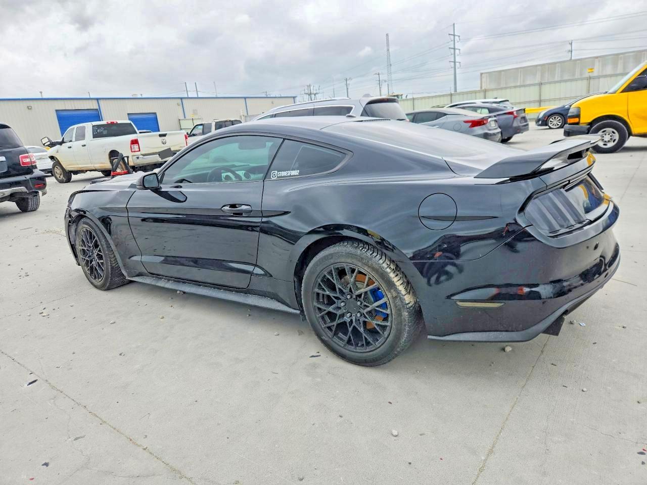 2016 FORD MUSTANG photo 3