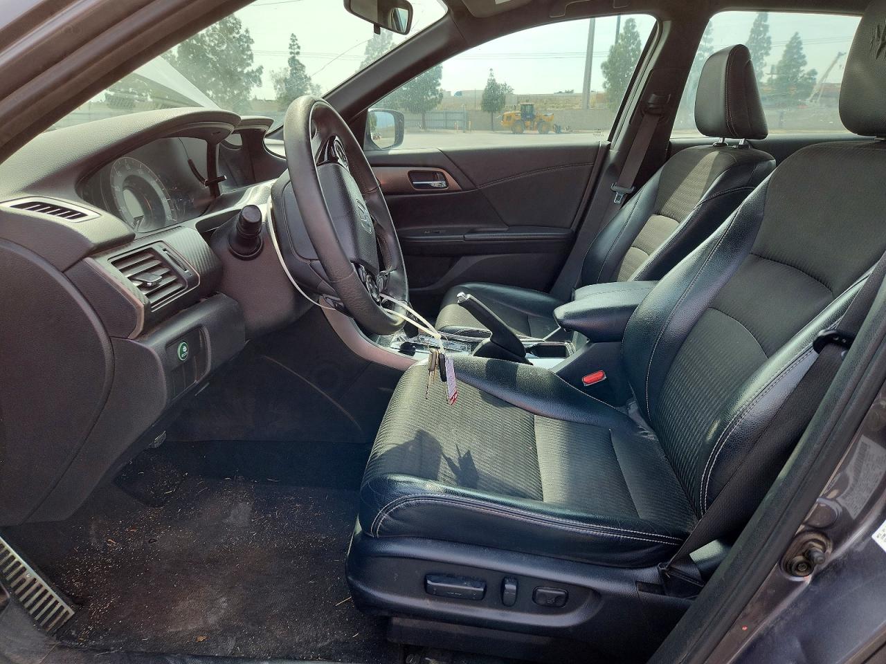 2017 HONDA ACCORD SPORT photo 13