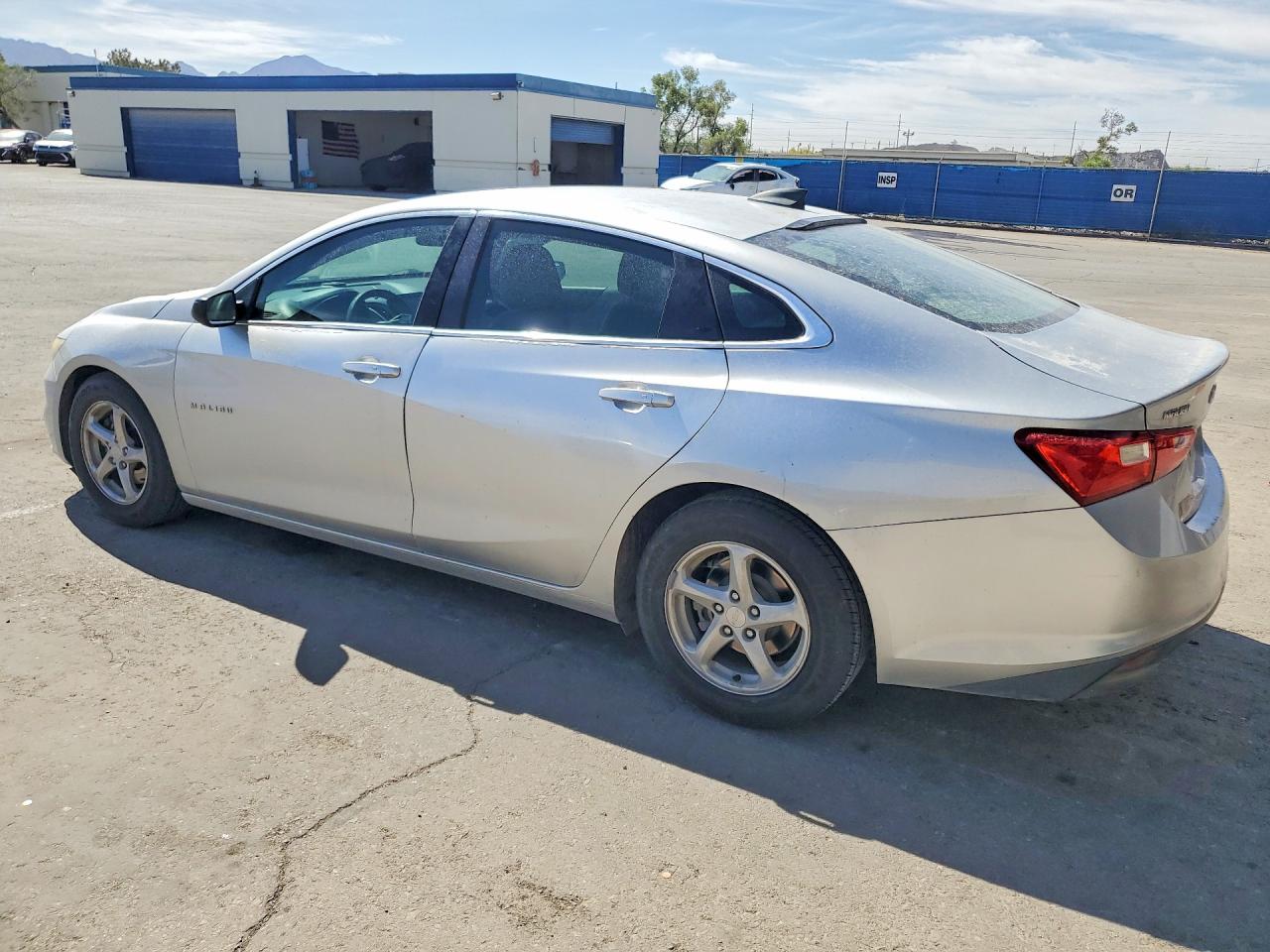 2016 CHEVROLET MALIBU LS photo 4