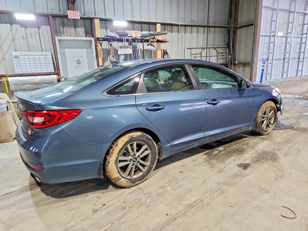 2015 HYUNDAI SONATA SE photo 3