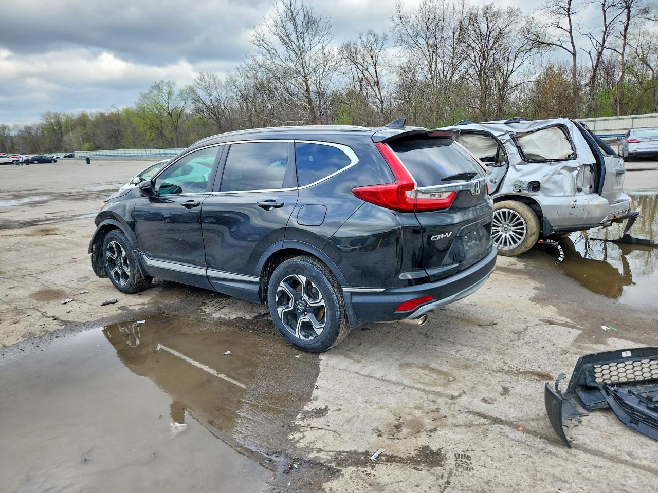 2017 HONDA CR-V TOURING photo 2