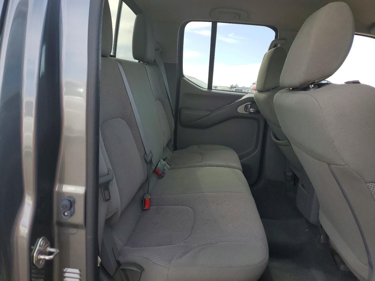 2019 NISSAN FRONTIER SV photo 28