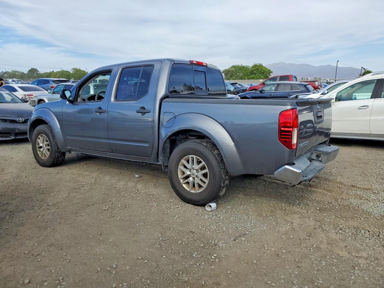 2019 NISSAN FRONTIER SV photo 4