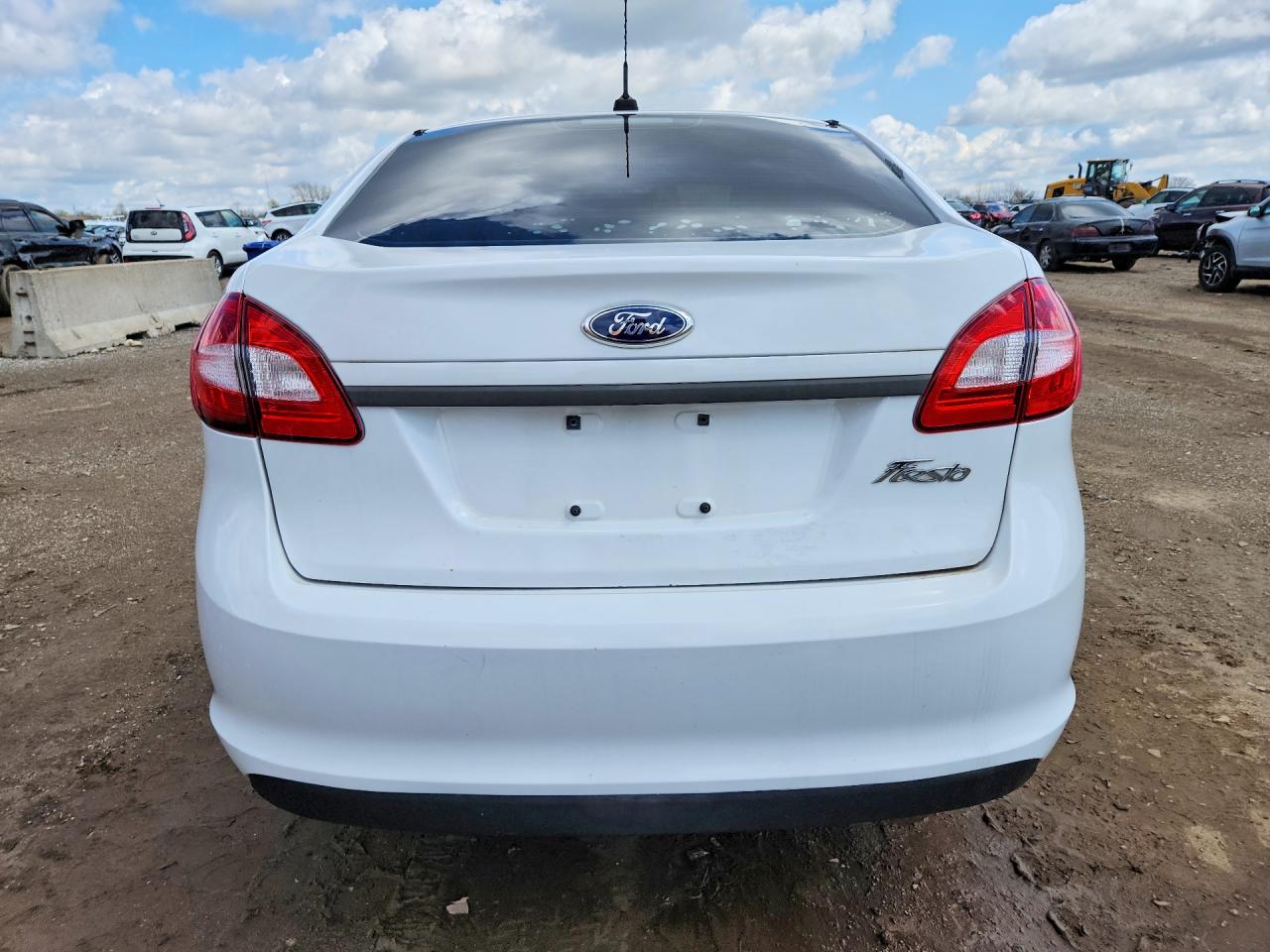 2012 FORD FIESTA S photo 11