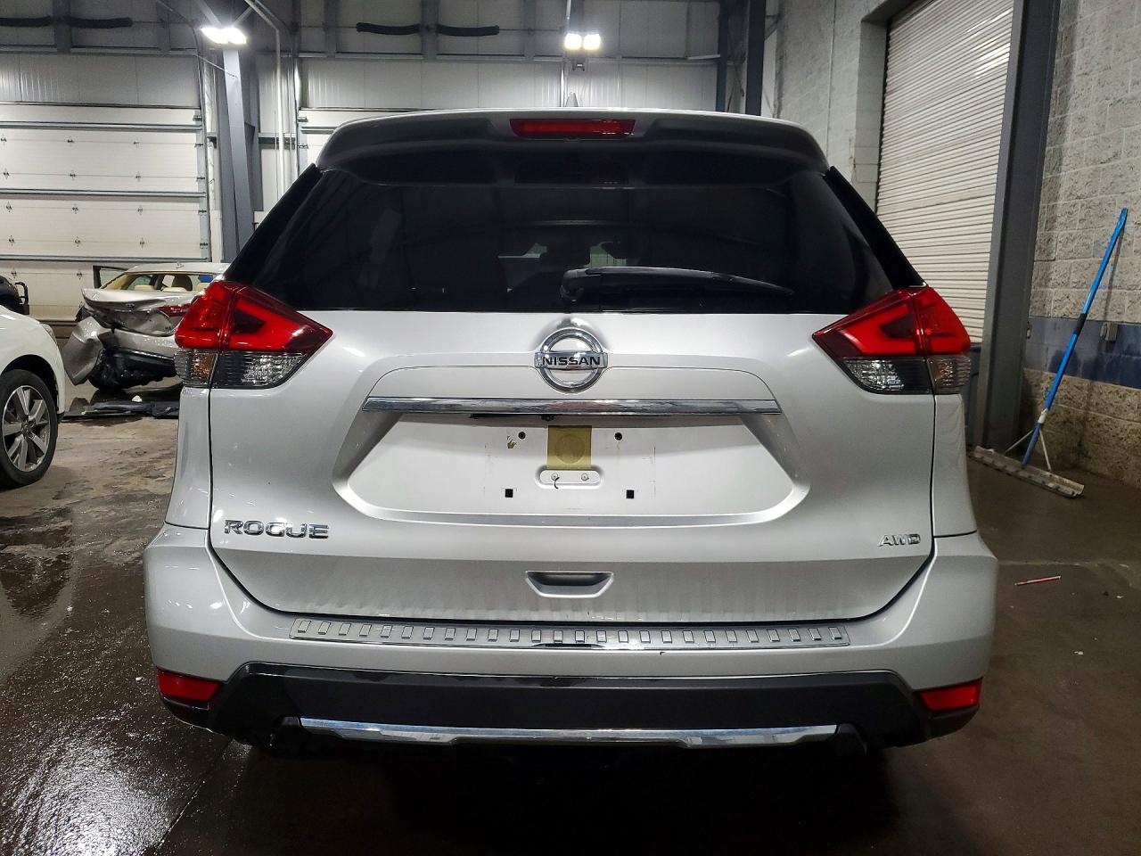 2017 NISSAN ROGUE S photo 11