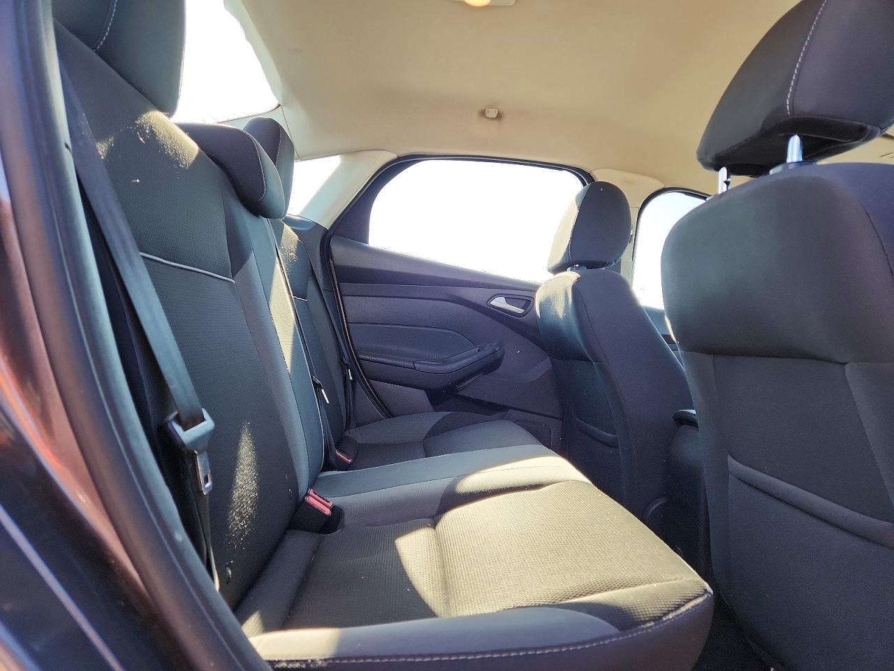 2014 FORD FOCUS SE photo 28