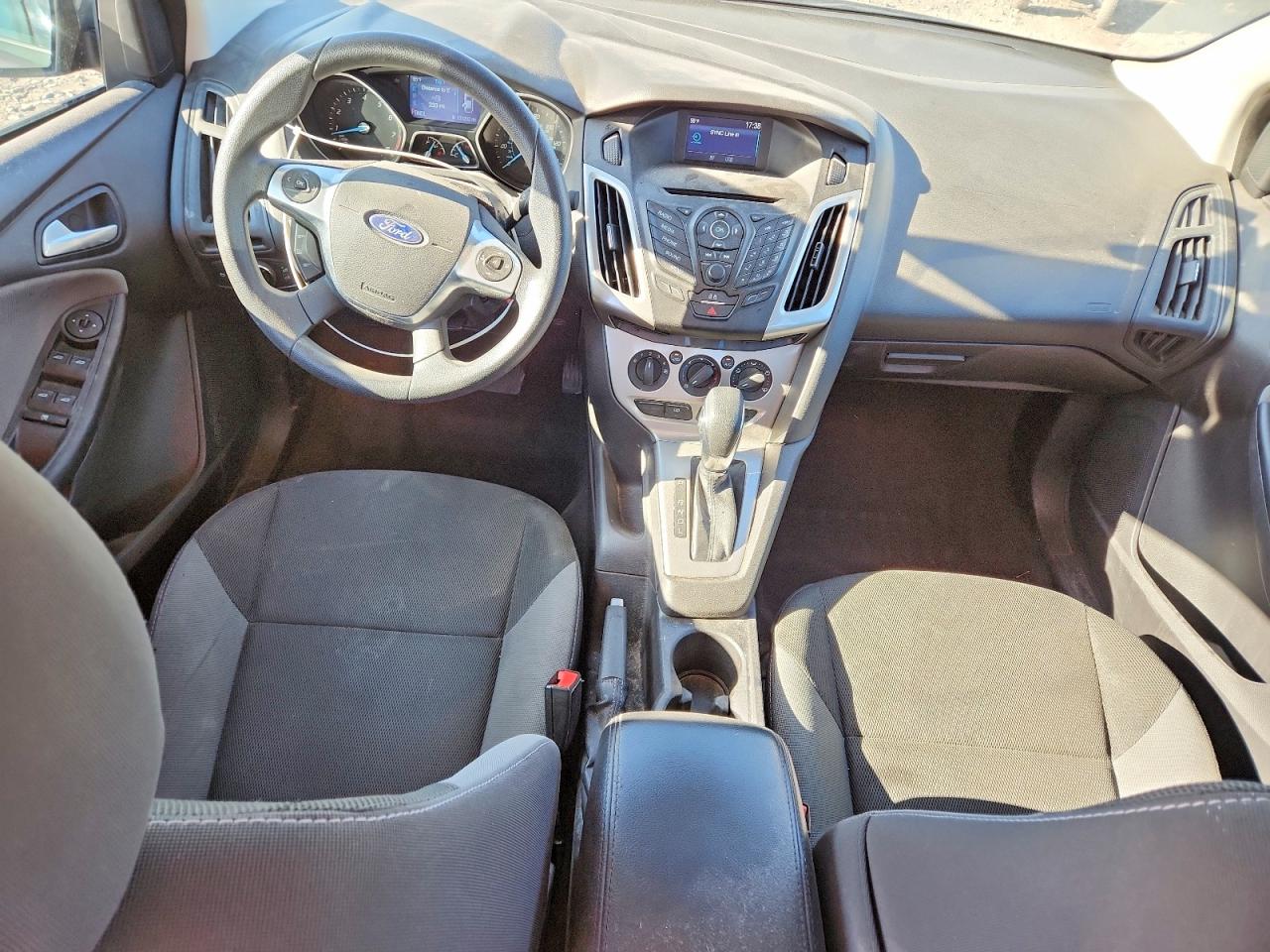 2014 FORD FOCUS SE photo 22