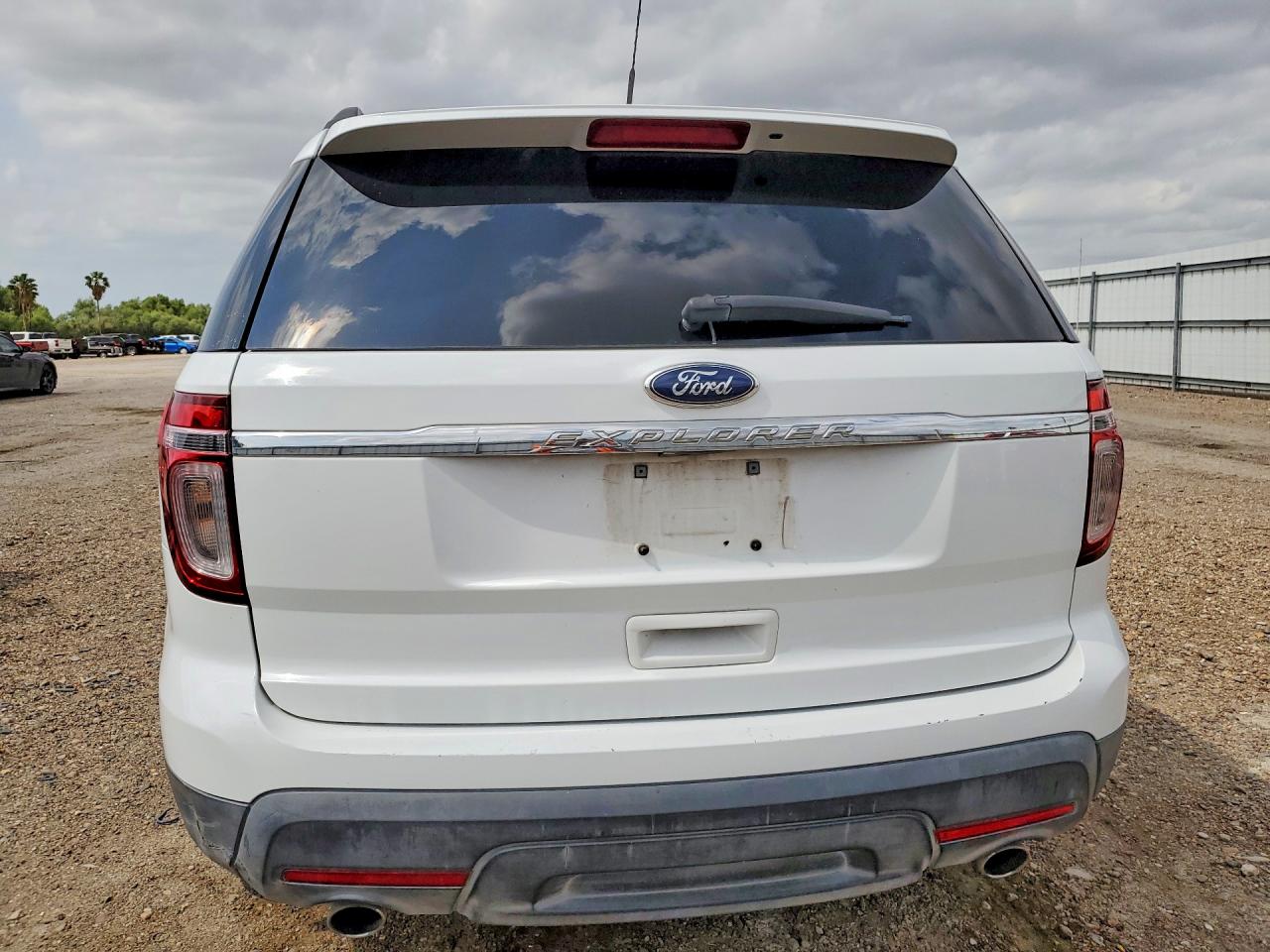 2015 FORD EXPLORER photo 6