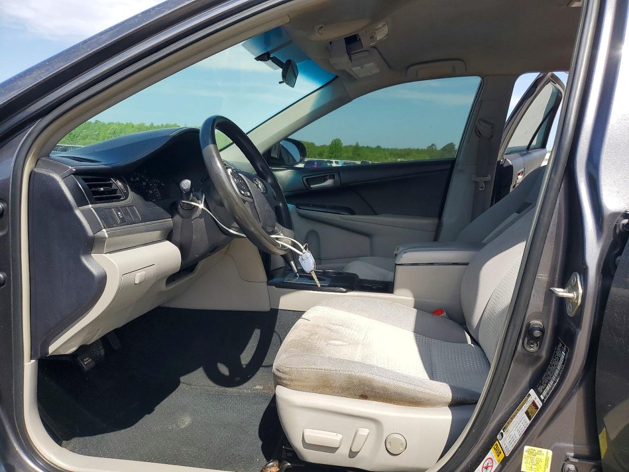 2014 TOYOTA CAMRY LE photo 13