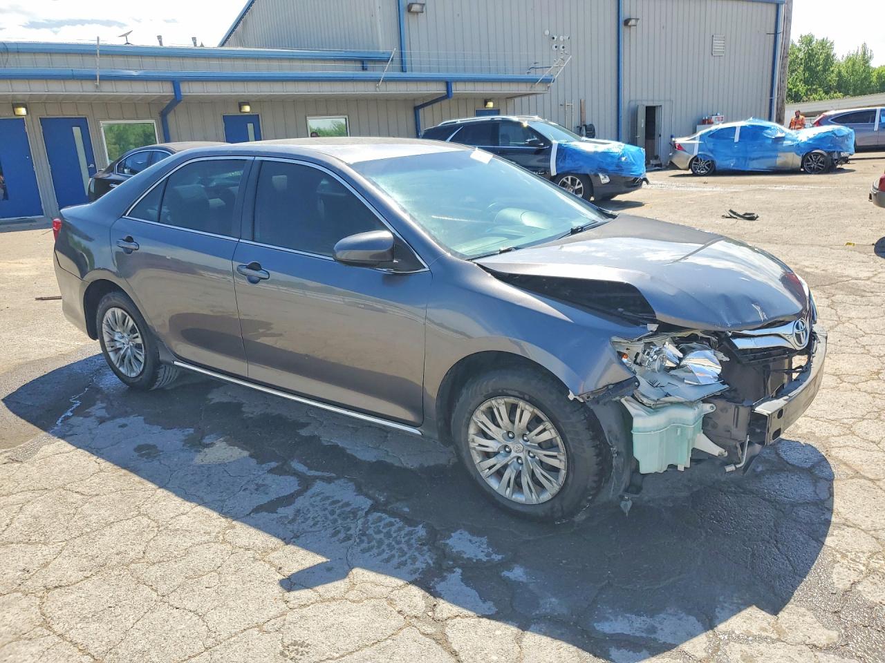 2014 TOYOTA CAMRY LE photo 7