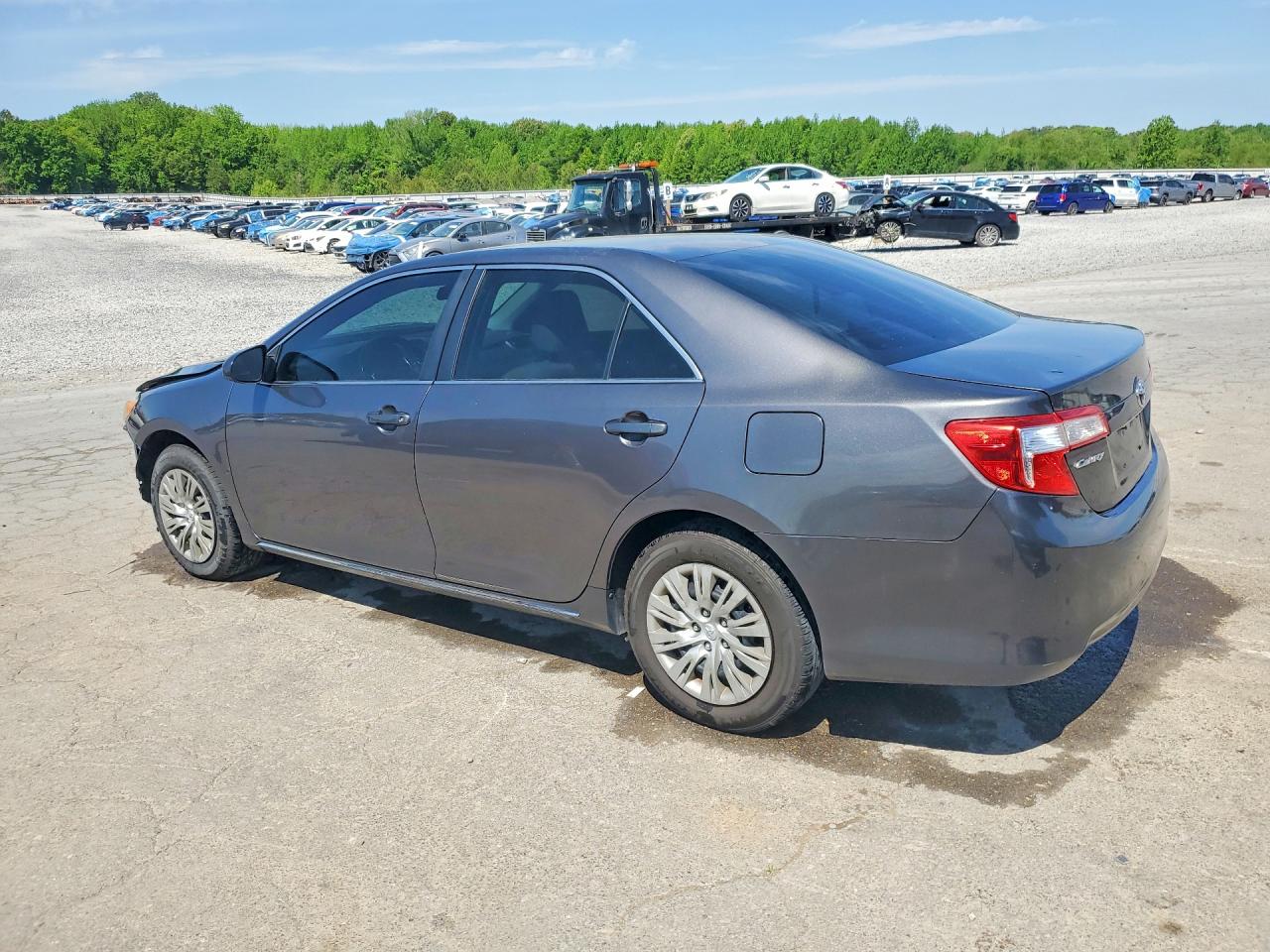 2014 TOYOTA CAMRY LE photo 3