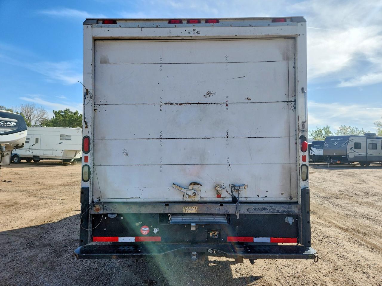 2006 FORD E350 BOX TRUCK photo 11