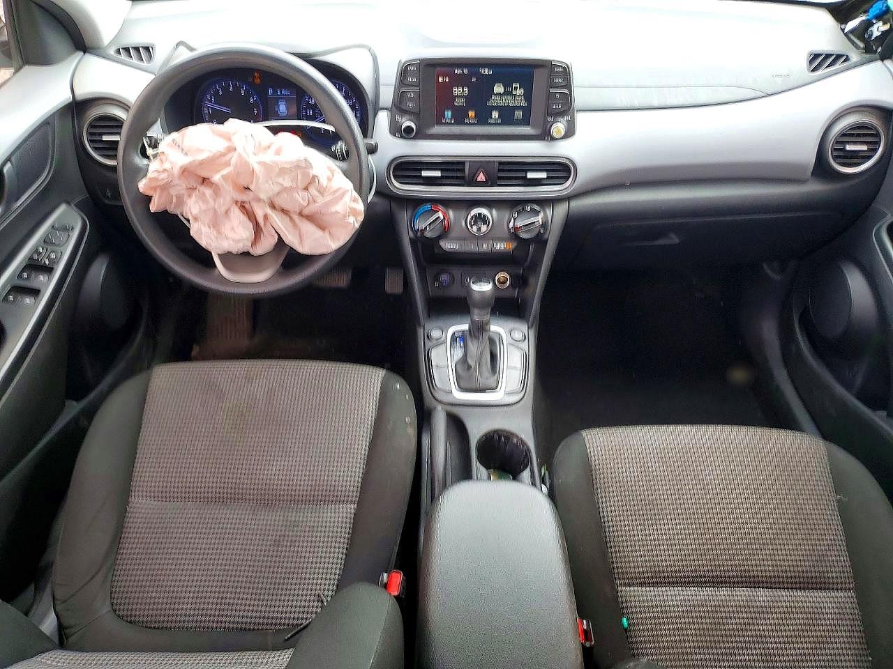 2020 HYUNDAI KONA SE photo 15