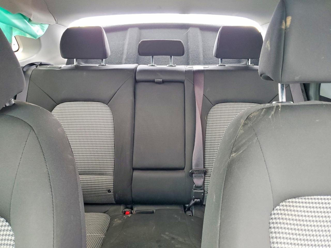 2020 HYUNDAI KONA SE photo 19