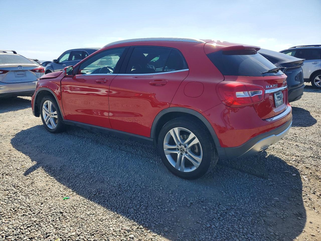 2019 MERCEDES-BENZ GLA 250 4MATIC photo 4
